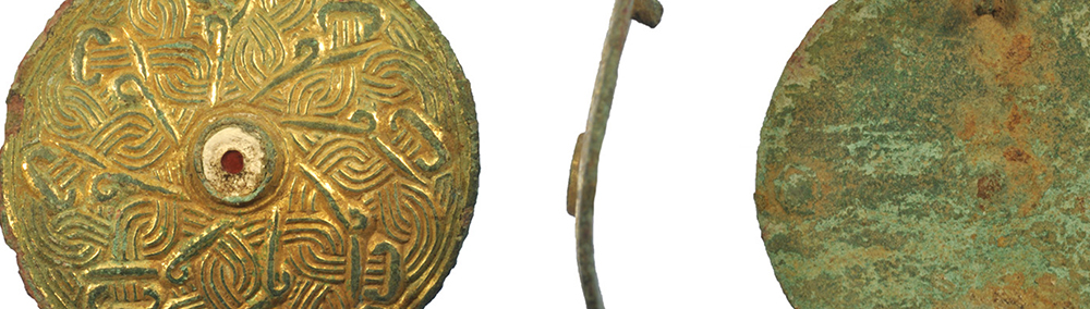 gold anglo-saxon harness mount