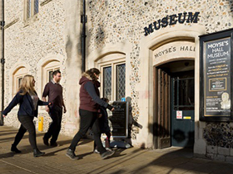 people walking into Moyses Hall Museum