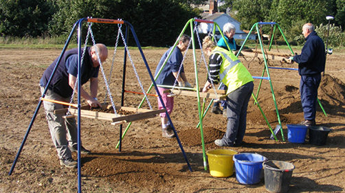 volunteers sieving excavated soil at Rendlesham